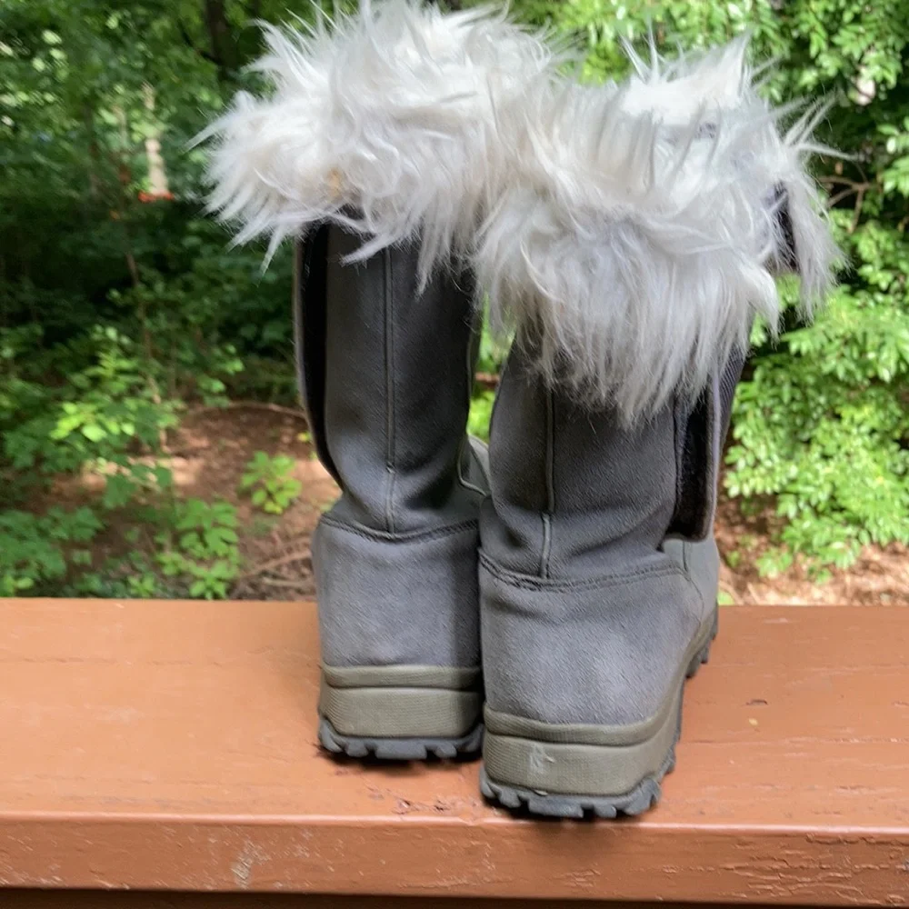 Hanna Anderson grey leather boots
